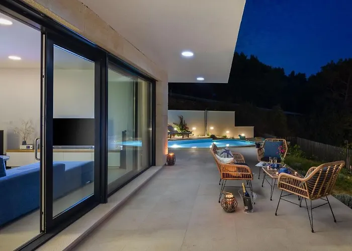 Luxury Azul Makarska With Private Pool Villa *