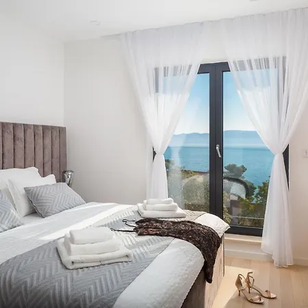 Luxury Azul Makarska With Private Pool Villa *