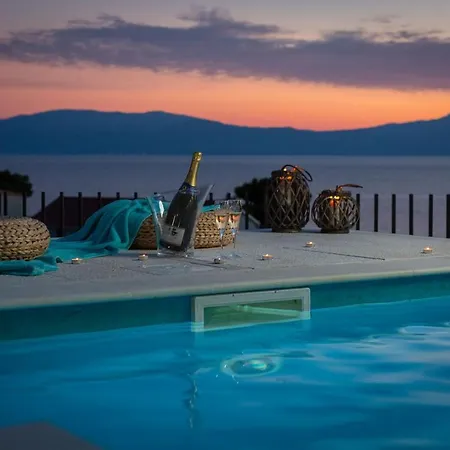 Luxury Azul Makarska With Private Pool Villa *